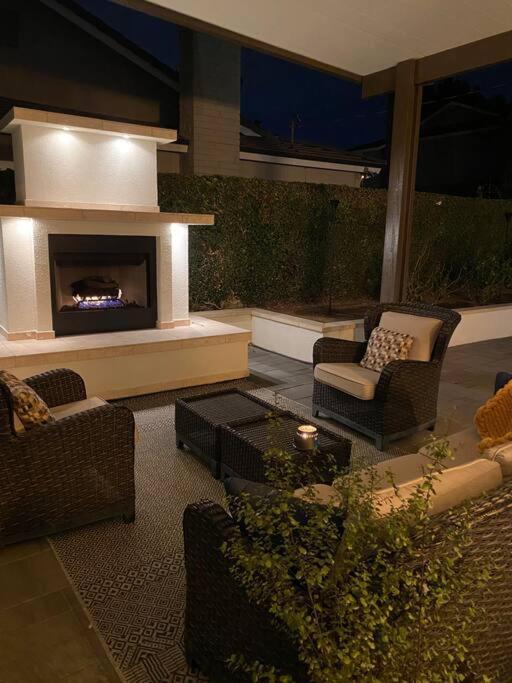 Private Heated Pool Oasis/Disney/Retro Arcade/Gym Пласентия Екстериор снимка